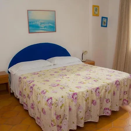 Hotel Mena 3*
