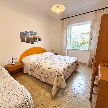 Mena Forio di Ischia